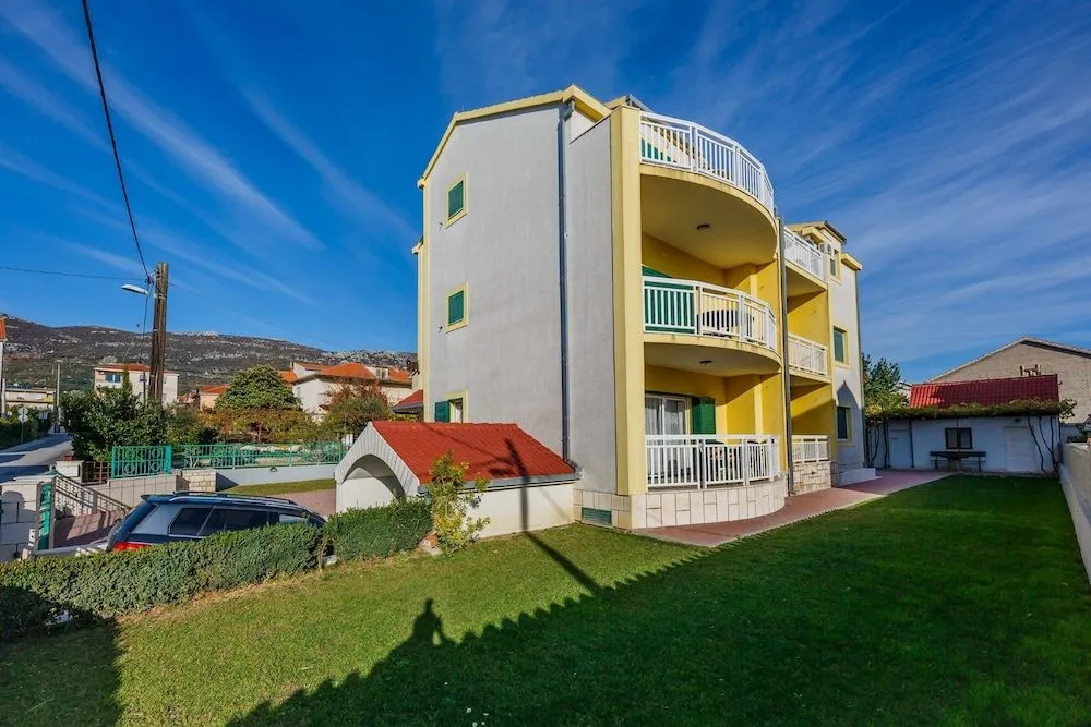 Apartments Pero