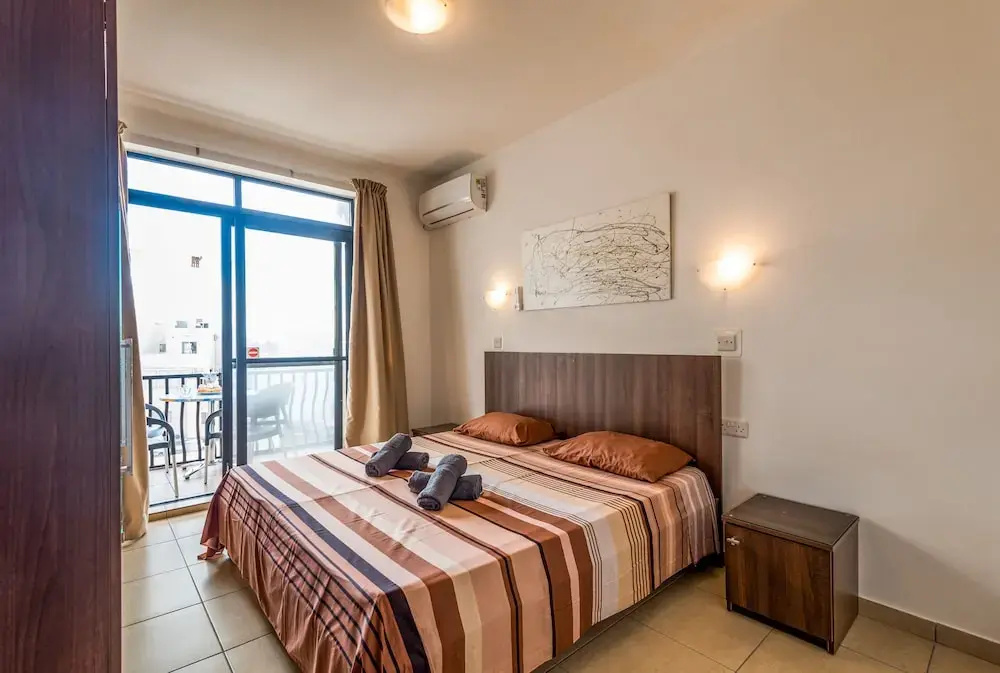 Getawaysmalta - Seashells Apartment 11 With Terrace and Sea Views in Bugibba