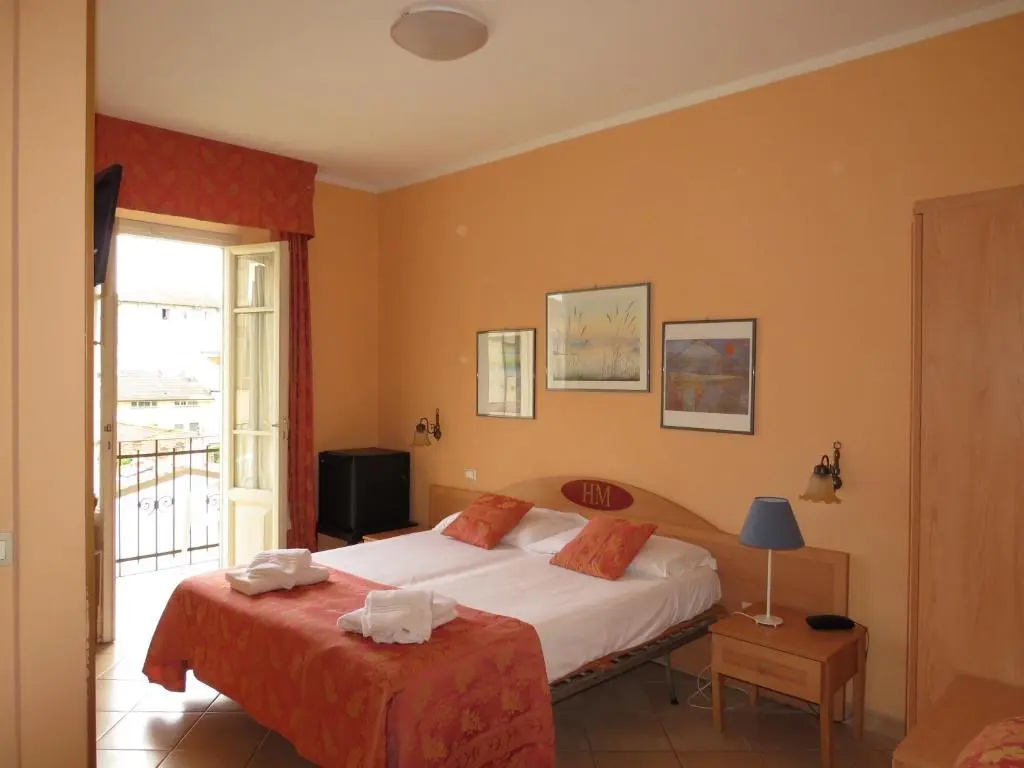 Standard Double room with balcony (full double bed)