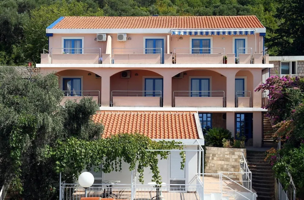 Nica Apartmani