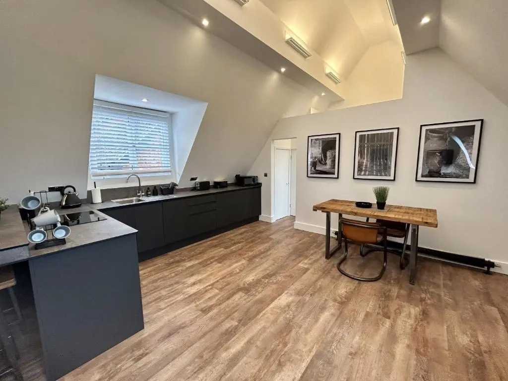 1 Bedroom Apartment