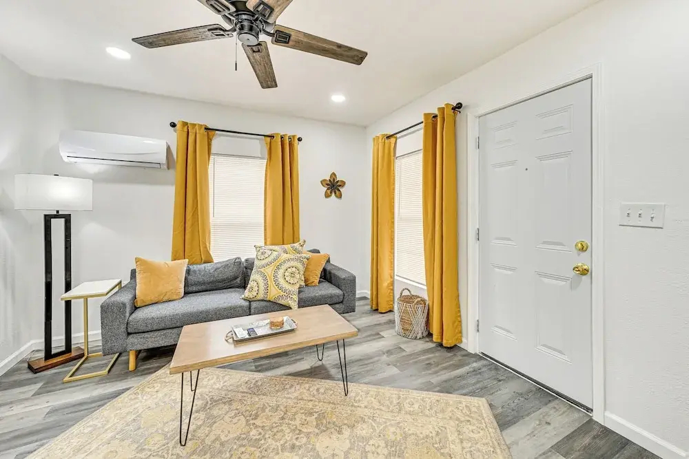 1 Mi to Dtwn: Family Home w/ Porch in Brownwood — фото 2