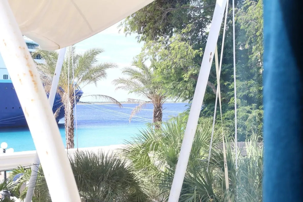Beach & Waterfront