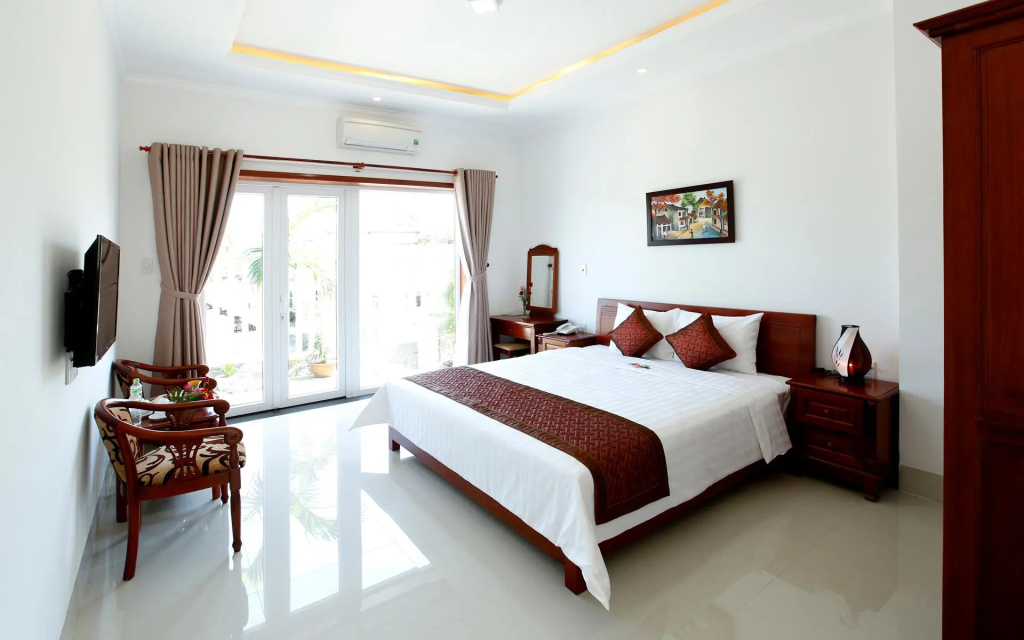 Deluxe Double room (full double bed)