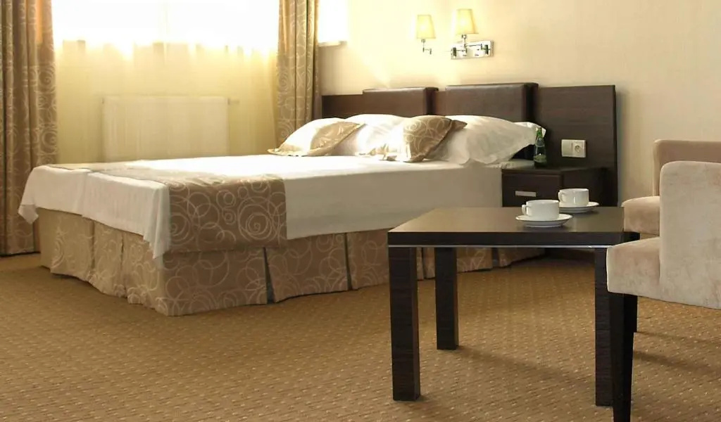 Iness Hotel - Chambres