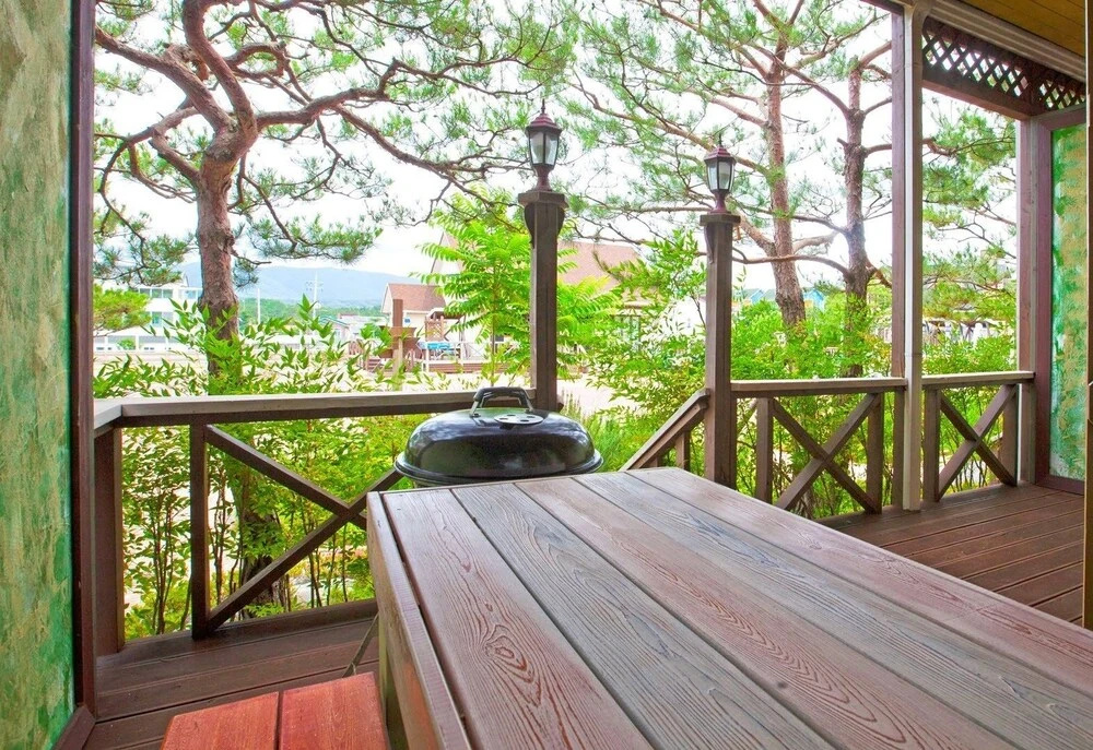 Balcony & Terrace