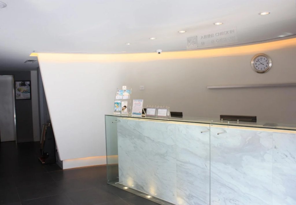 Lobby & Reception