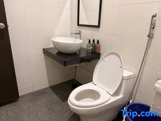 Kluang Luxury 5BR Home |BBQ | Karaoke | G/Lambak