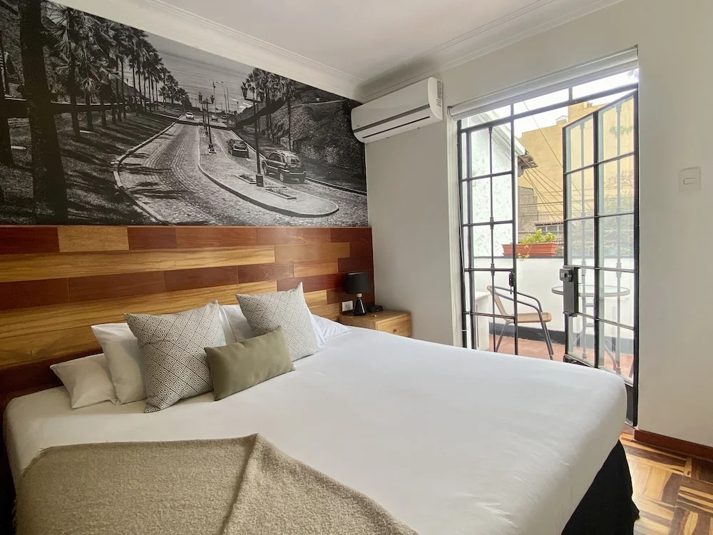 Superior Double room with city view (full double bed)