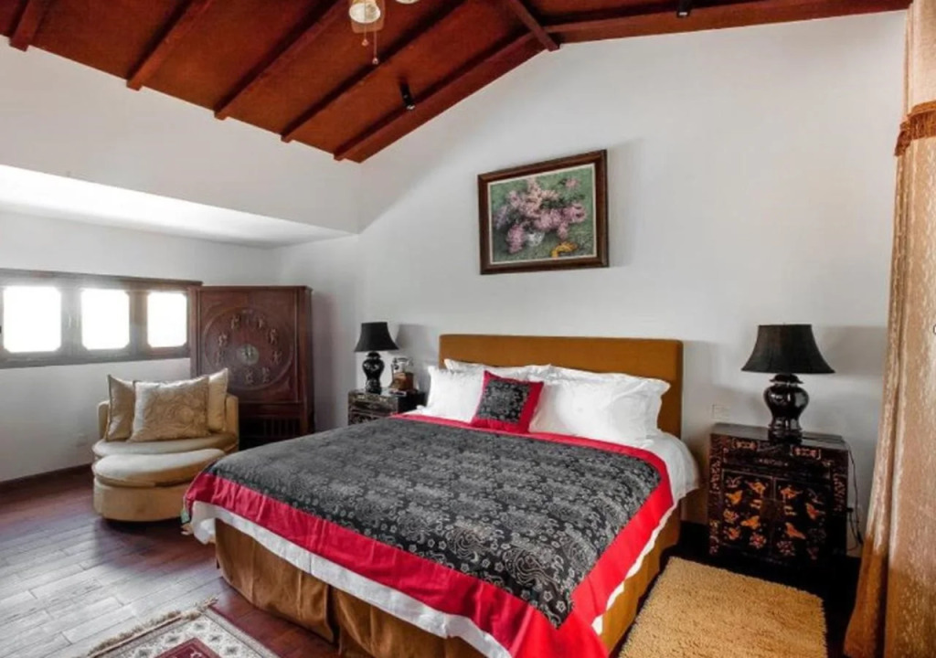 Red Wall Garden — фото 6