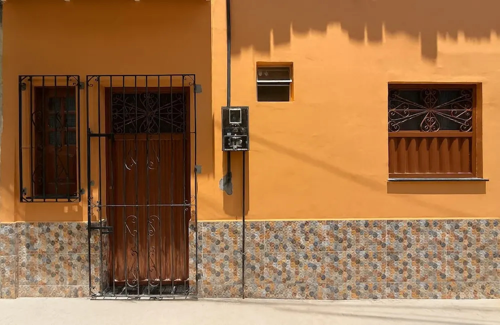 Casa Laranja com Split e Wi-Fi 700 MB