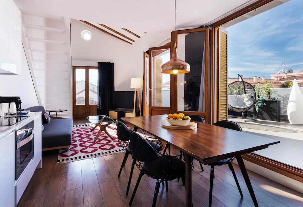 B&B HOTEL by null