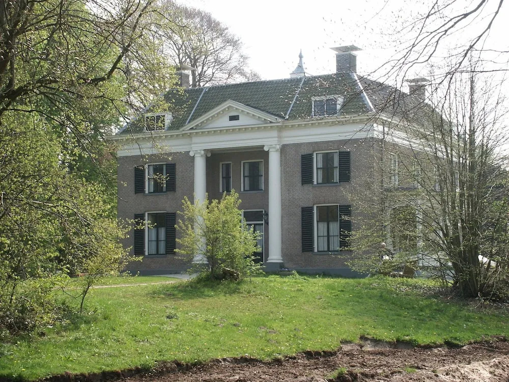 Authentic House with Dishwasher near Meppel