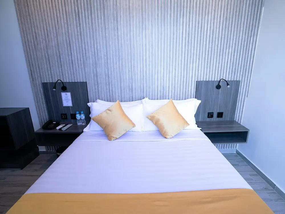 Premier room