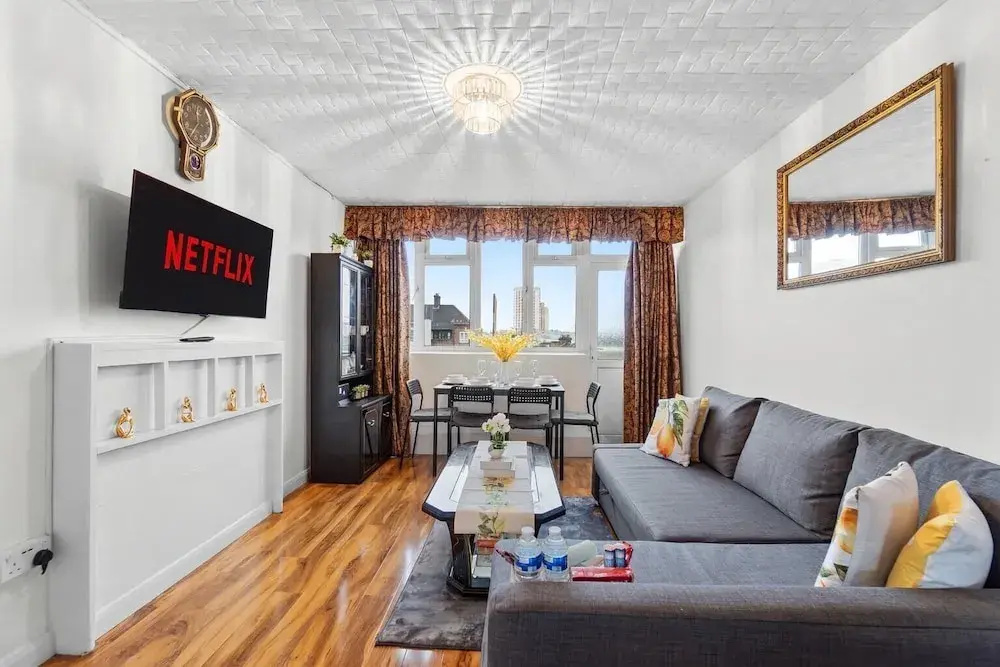 Apartment - Sleeps 4 - Business or City Breaks