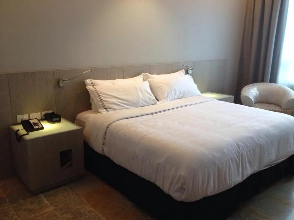 Deluxe Double room (full double bed)