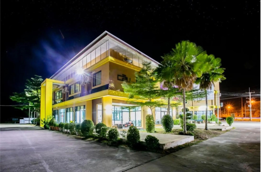 C2u Hotel Uthai Thani - Adults Only