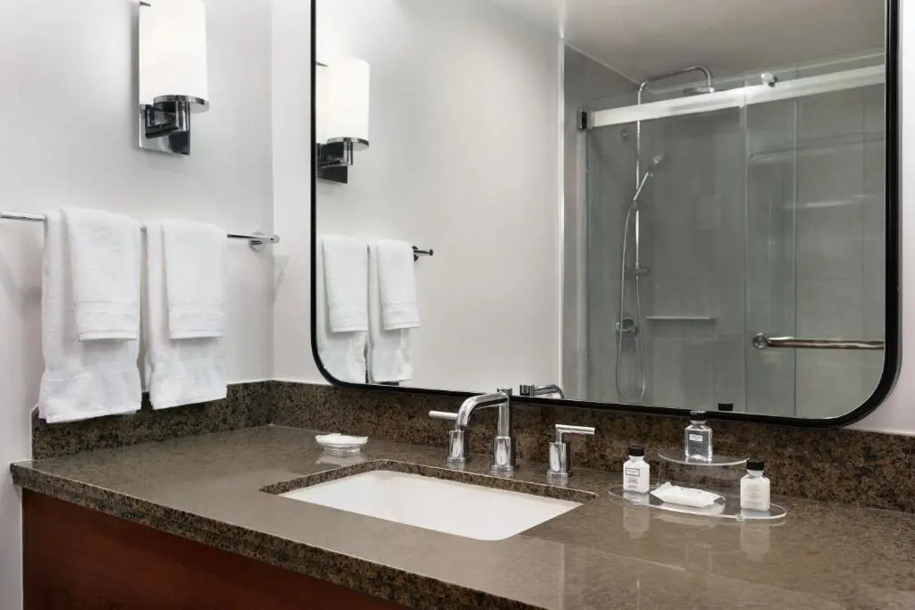 Executive Double room (full double bed)