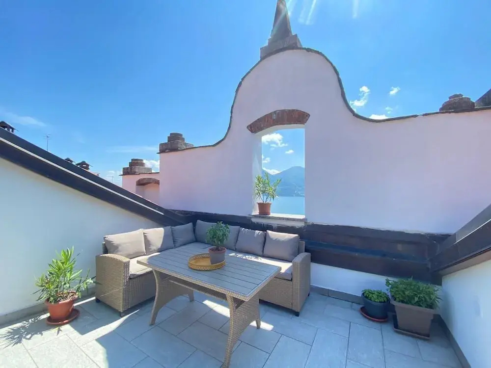 La Finestra sul Lago Luxurious Apartment Furnished