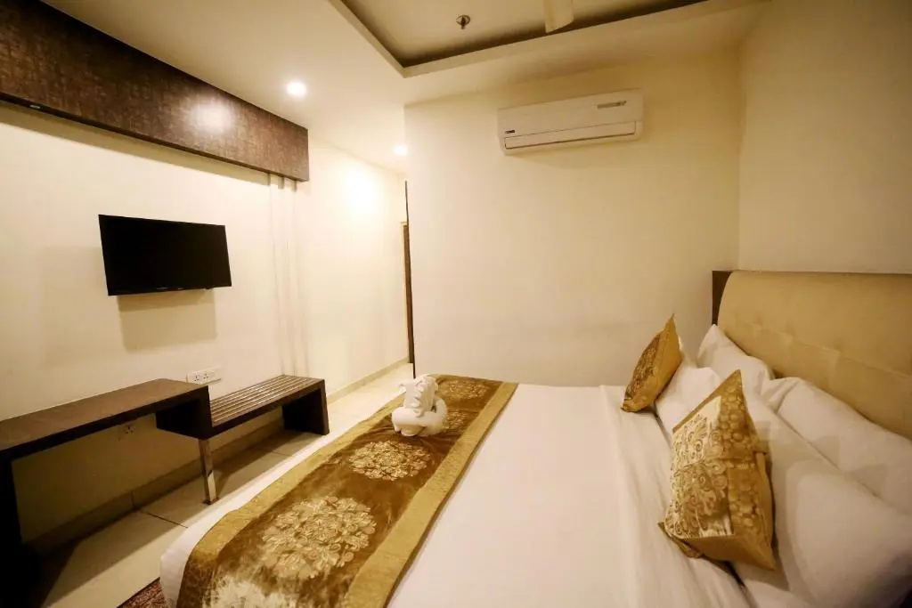 Superior Double room (full double bed)