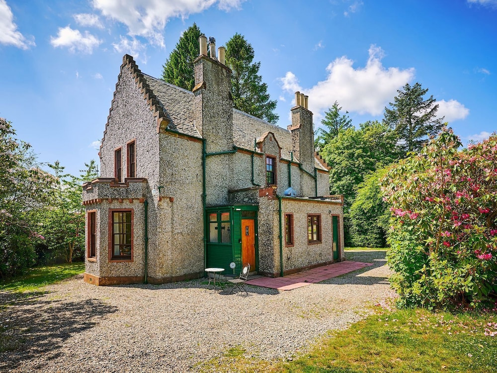 West Lodge