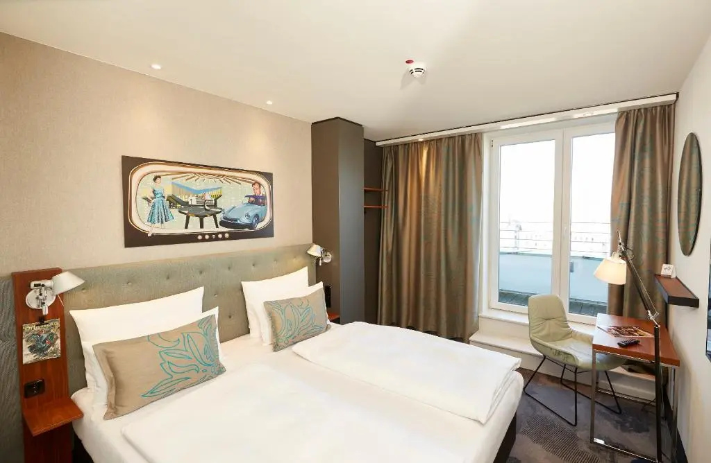 The One Double room with balcony (full double bed)