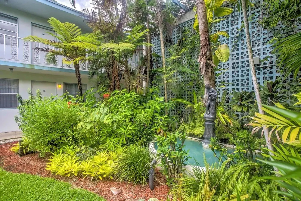 Condo w/ Pool Access: Walk to Shopping & Beach!