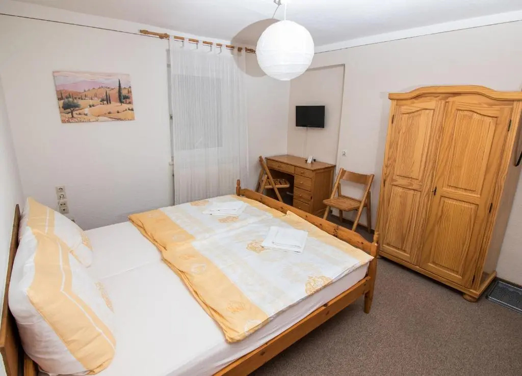Standard Double room (full double bed)