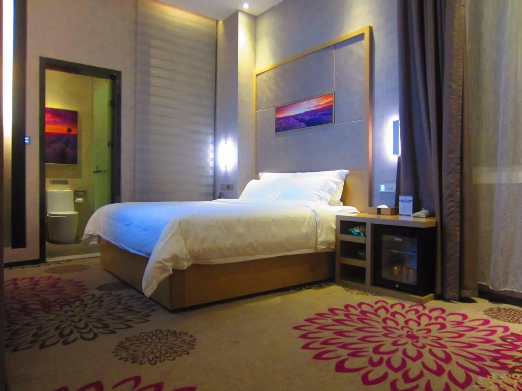 Deluxe Double room (full double bed)