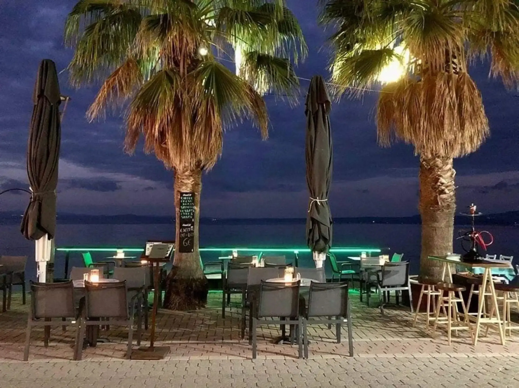 Villa seafront
