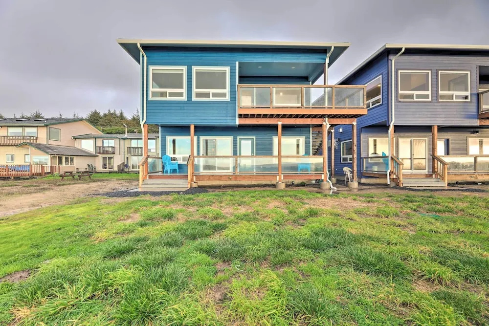 Sanderling Sea Cottages, Unit 5 w/ Ocean Views!