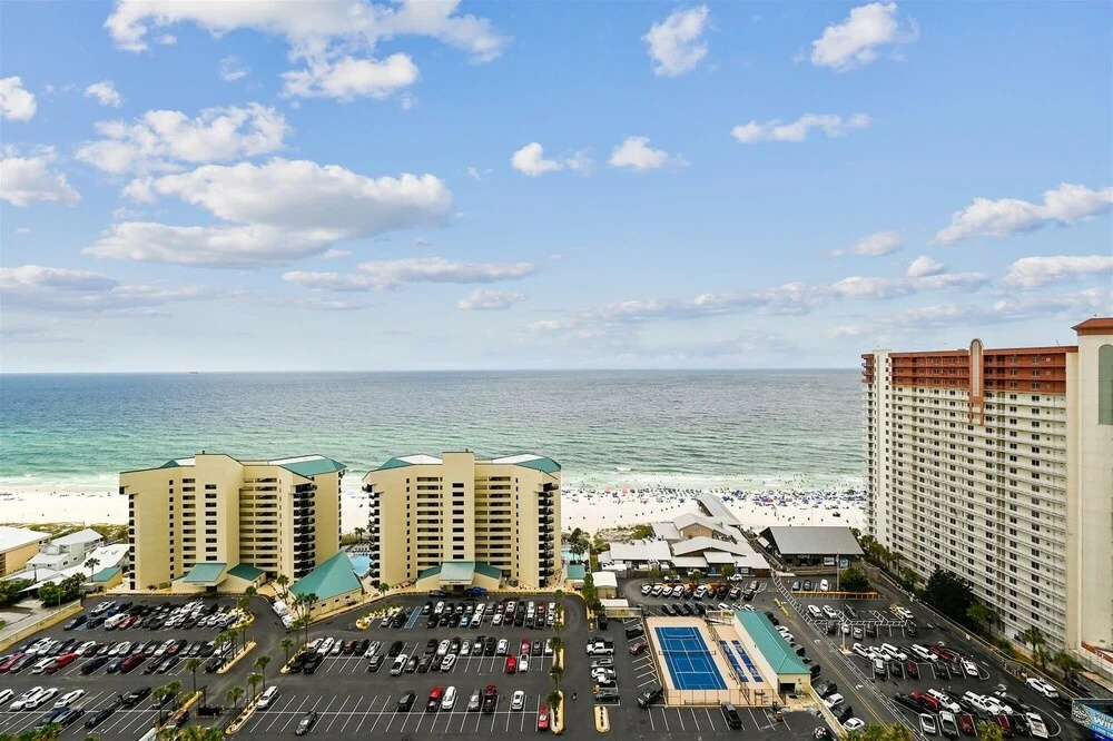 Laketown Wharf 2123 3 Bedroom Condo