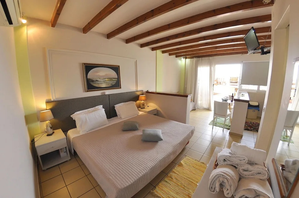 Double Studio (full double bed)