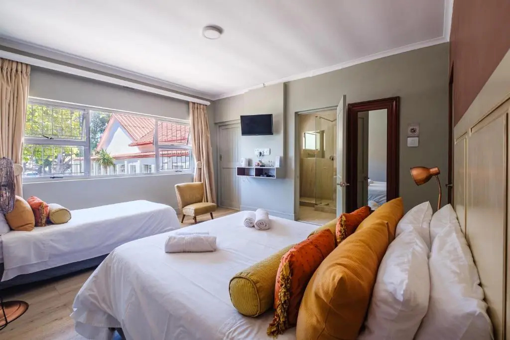 Standard Triple room with balcony