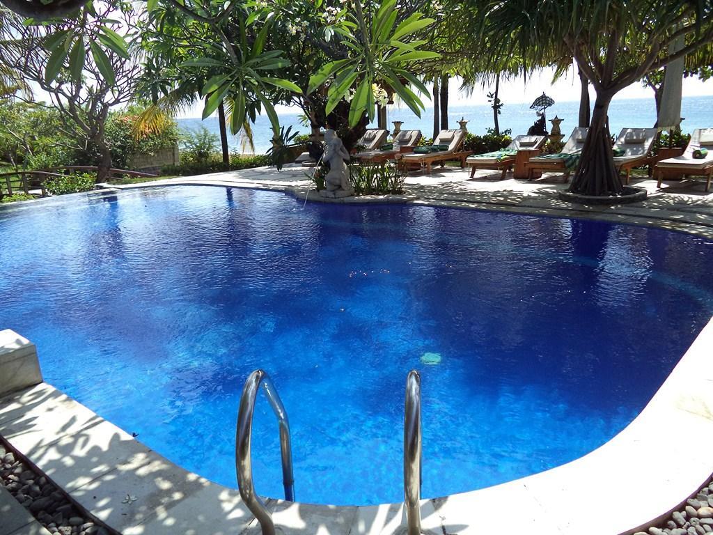 Arya Amed Beach Resort