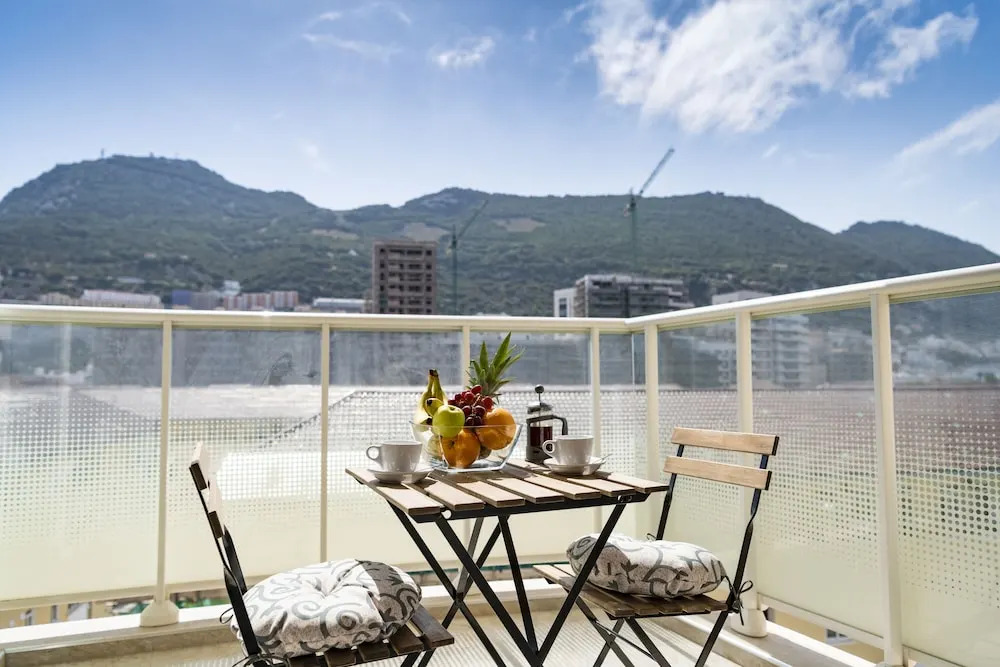 Bentley Holiday Apartments - West One - фото 7