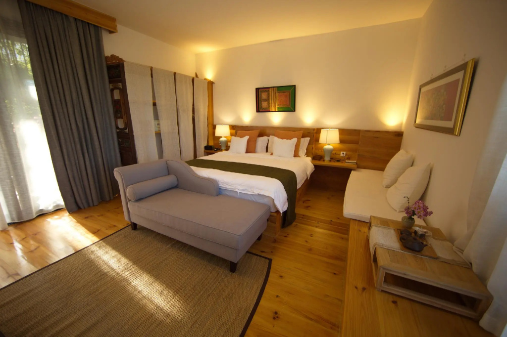 Superior Double room with balcony (full double bed)