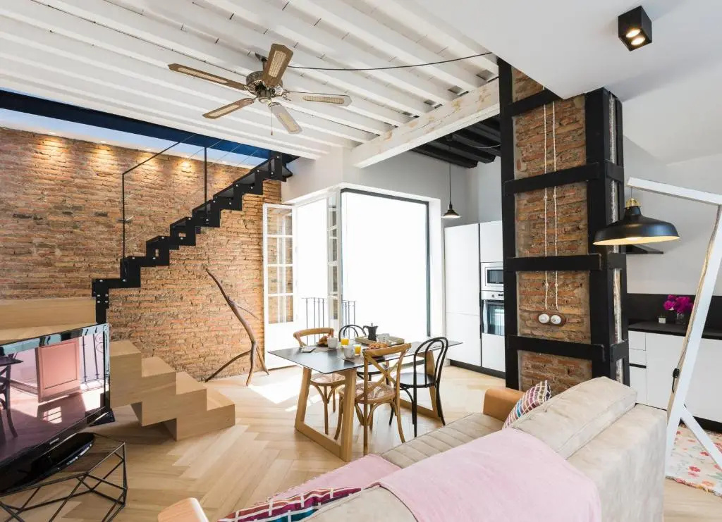 2 Bedrooms Penthouse Apartment