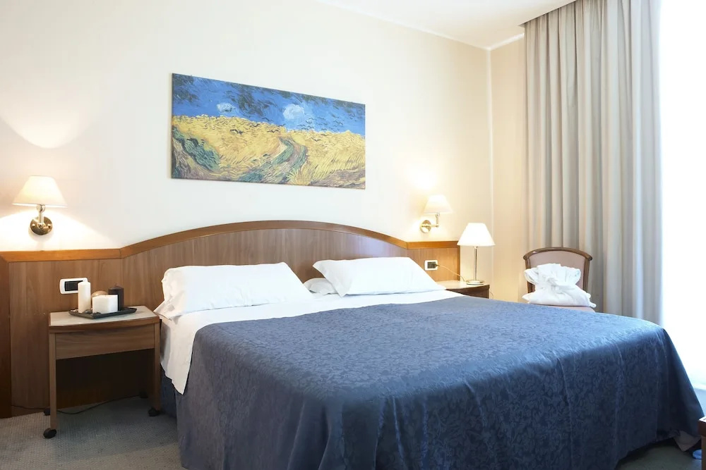 Standard Double room with balcony (full double bed)