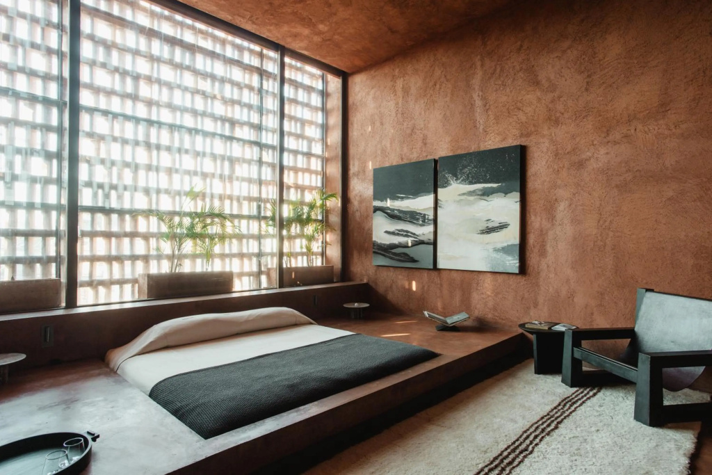Further Hotel — 5