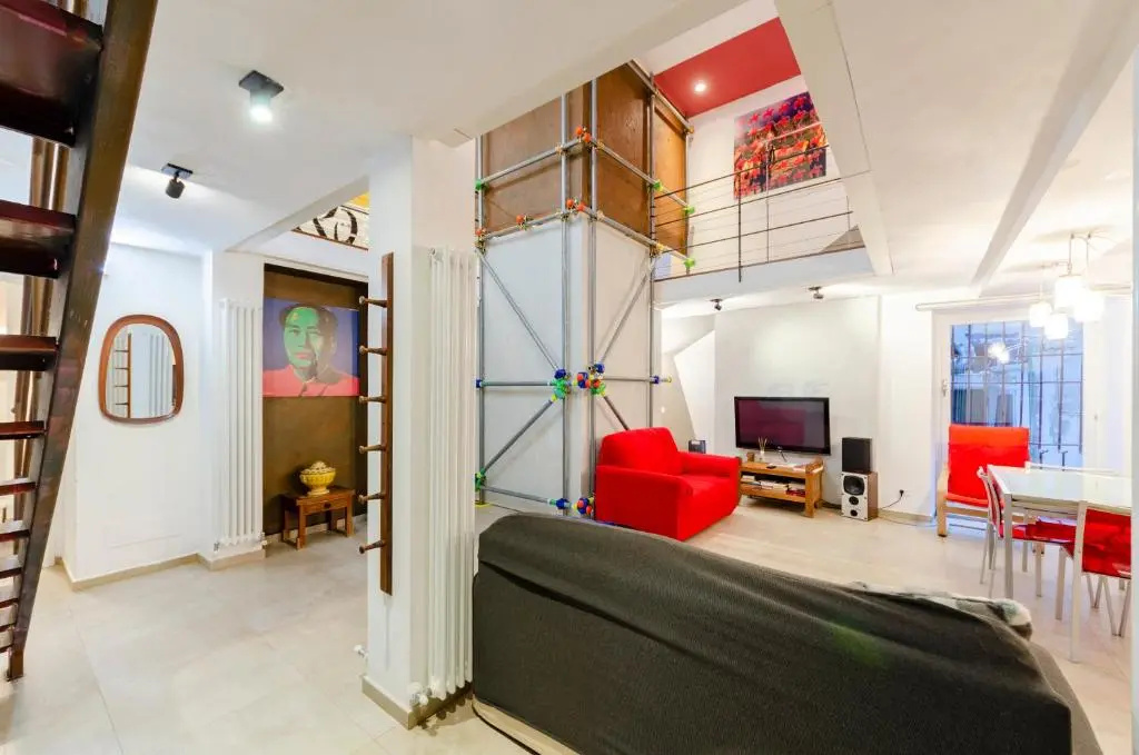 ALTIDO Vibrant Open-Plan Apt for 6 in Historic Centre