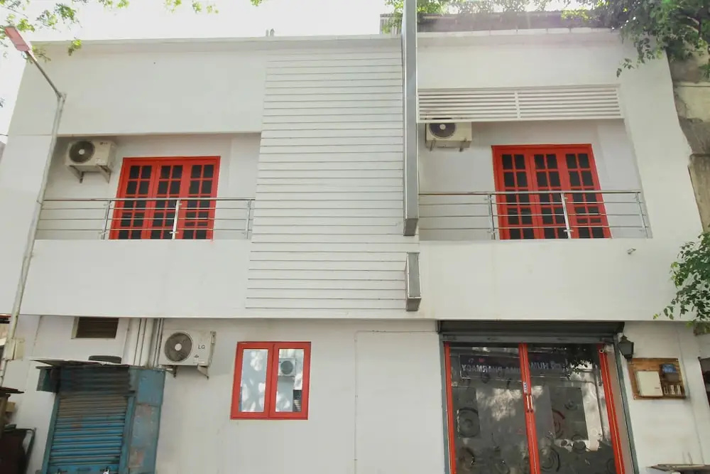 OYO Flagship 8645 Syeds Inn
