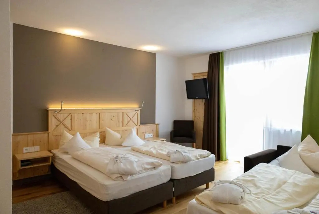 2 Bedrooms Apartment