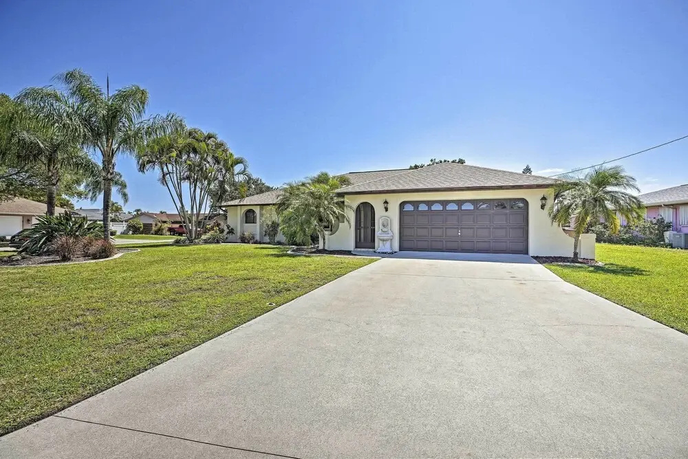 Tropical Cape Coral Home w/ Lanai: Pet Friendly!