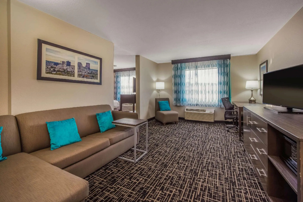 Double Suite (full double bed)