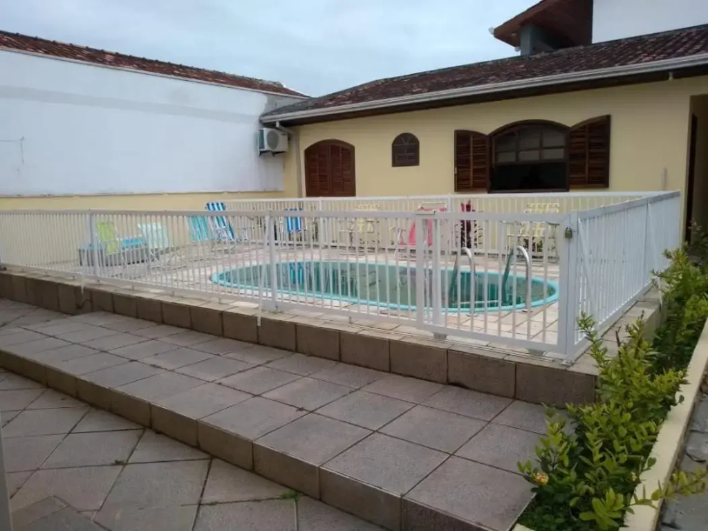 Casa Guaratuba espaçosa e confortável