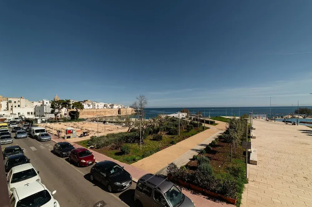 Wanderlust in Monopoli