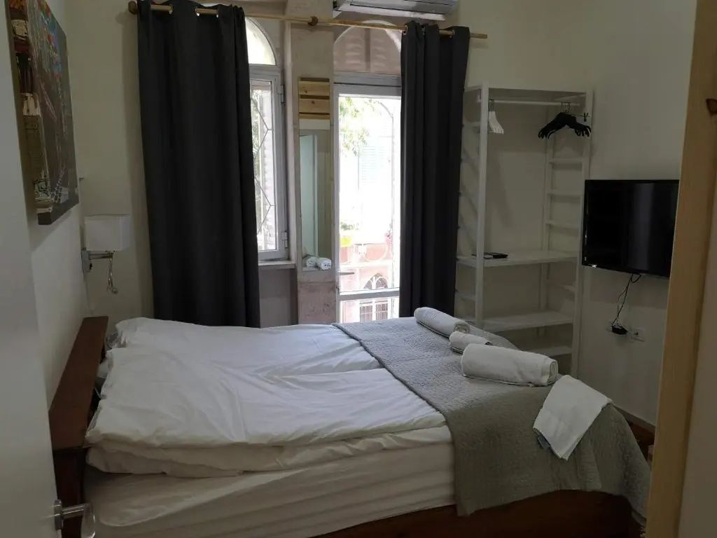 Standard Double room with balcony (full double bed)