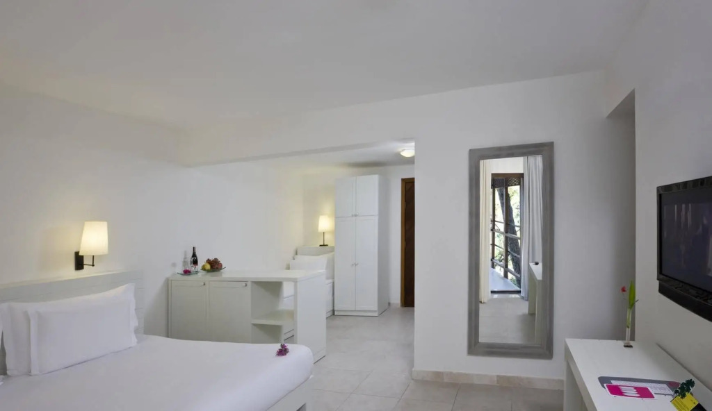 Hillside Beach Club image rooms