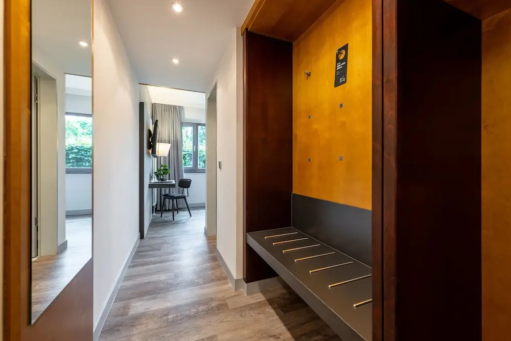 Lobby & Reception